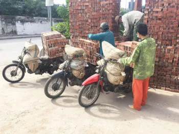 Dịch vụ giao gạch, cát, đá, xi măng đóng bao tận nhà tại Hà Nội