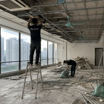 Đội Thợ Phá Dỡ Trần Thạch Cao Tại Hoàng Mai | Thi Công Chuyên Nghiệp, An Toàn